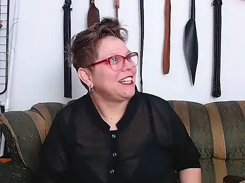 Leah_R Live XXX-Chat