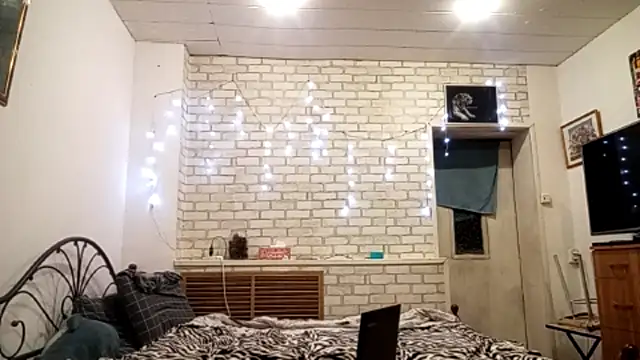 SirenFrost's Live XXX Chat