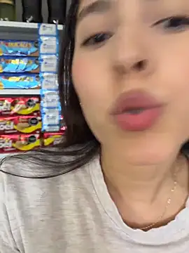 LittleDoll___: онлайн-секс-чат