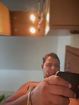 SecretlyDDのライブXXXチャット