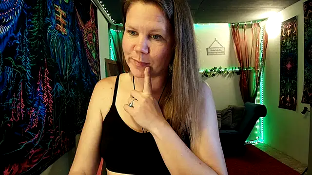 CallMeMaria live XXX chat