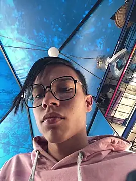 diegoand0911: διαδικτυακό σόου στην κάμερα