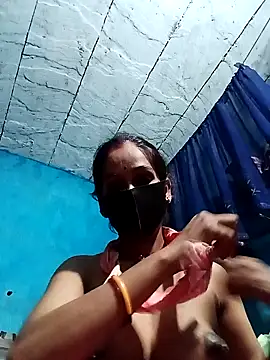 Nandani-758's Live XXX Chat