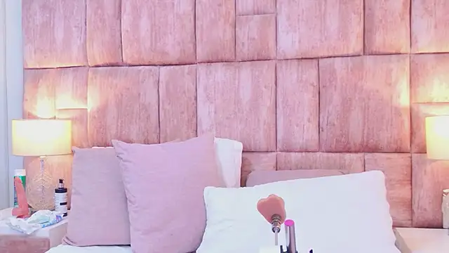 ScarlettFoox's Live XXX Chat