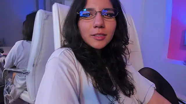 HollyPeachのライブXXXチャット