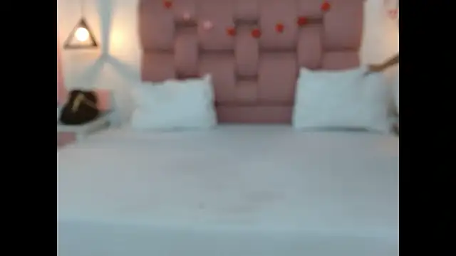 Chat +18 de Keilafoxx18 ao vivo