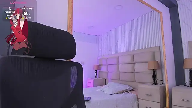 Chat +18 de CarolineFyre ao vivo