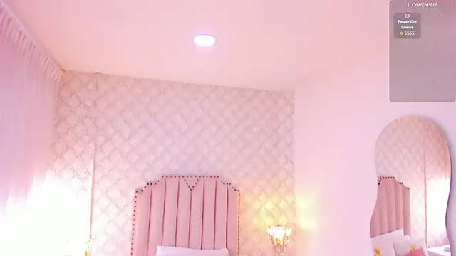 Pia_Johnson_ Adlı Modelin Canlı XXX Sohbeti