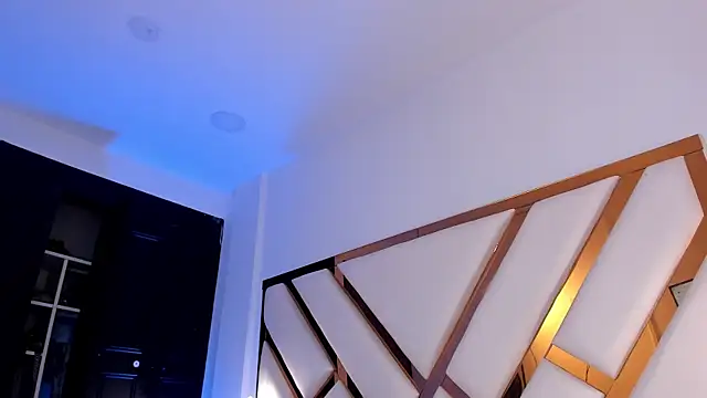 Aron_cruz Show in webcam