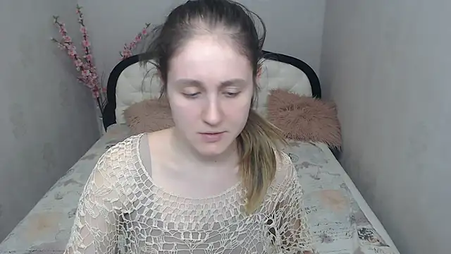 Holliy_Cooper Adlı Modelin Canlı XXX Sohbeti