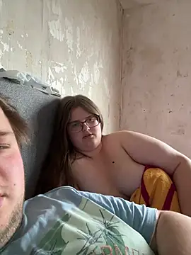 Živý XXX chat CurvyPaar2