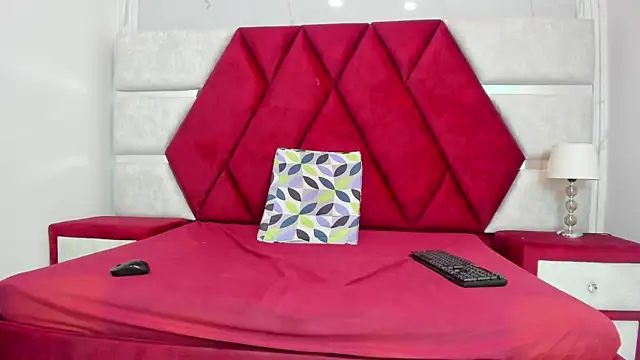 Chat XXX en directo de Kity_spiderr