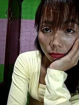 AmyLinee01 即時 XXX 聊天