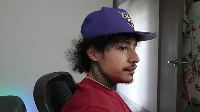 trieone's Live XXX Chat