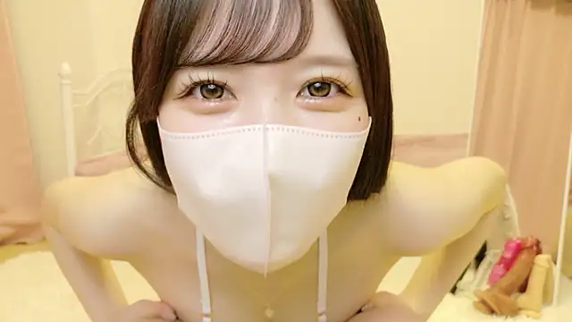 roachan_ live XXX chat