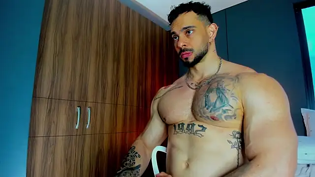 massimo_visconti's Live XXX Chat