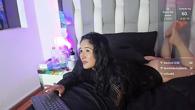 Vicky_Angeel Live XXX-Chat