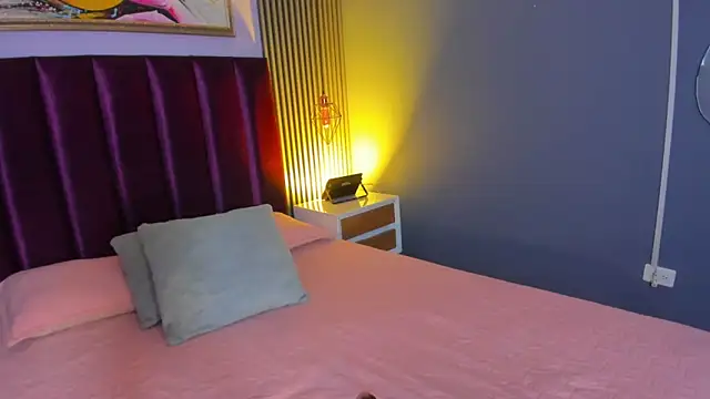 LauraAristizabal's Live XXX Chat