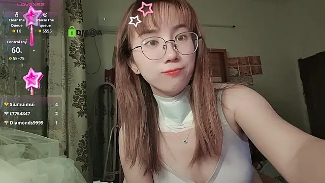 Lili_666 Adlı Modelin Canlı XXX Sohbeti