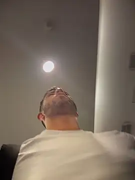 liam_bronw: απευθείας συνομιλία ΧΧΧ