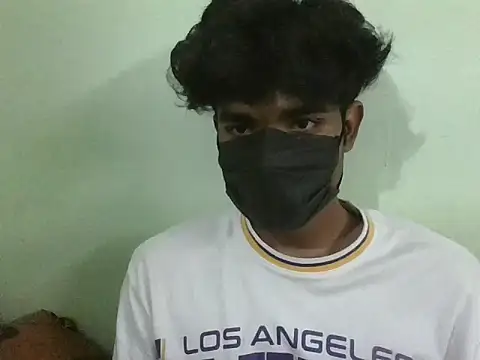 kriZ08 Adlı Modelin Web Kamerası Şovu