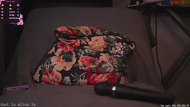 Chat XXX ao vivo de alicelu_