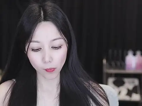 Chat +18 de Nuyoah-77 ao vivo