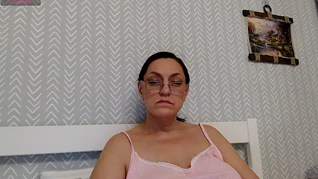 Vivian-Alluring's Live XXX Chat