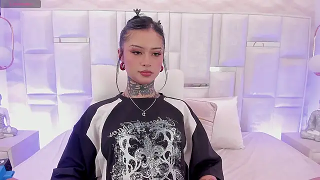 Chat +18 de doll__bella ao vivo