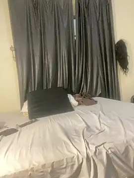 Chat +18 de Cardiebae89 ao vivo