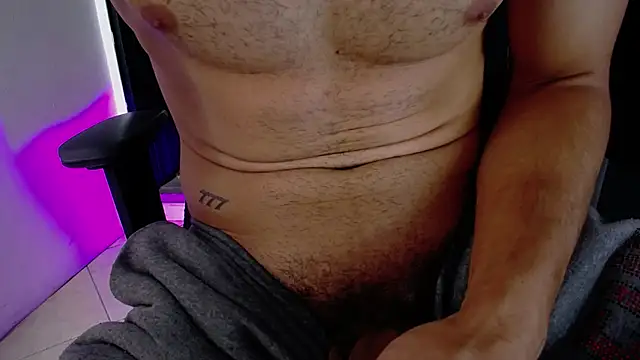 Czat XXX na żywo – Grant_Irons