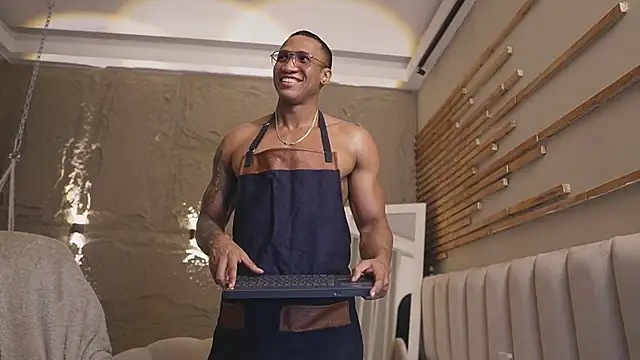 Logan_Varelan Webbikameraesitys