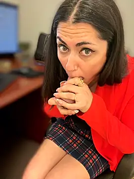 YourQueen18n Live XXX chat