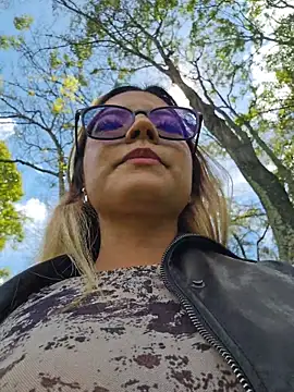 Pretty_roxxyy's Live XXX Chat