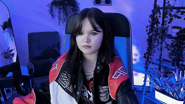 ElainebenessのライブXXXチャット