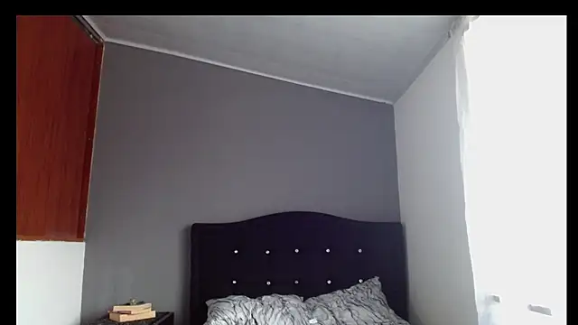 Emilia_1995 Live XXX-Chat