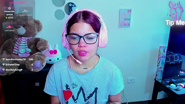 Chat +18 de Ema__Luna ao vivo