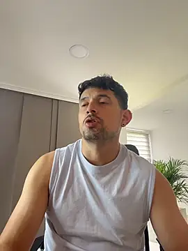 Czat XXX na żywo – TroyeSavage