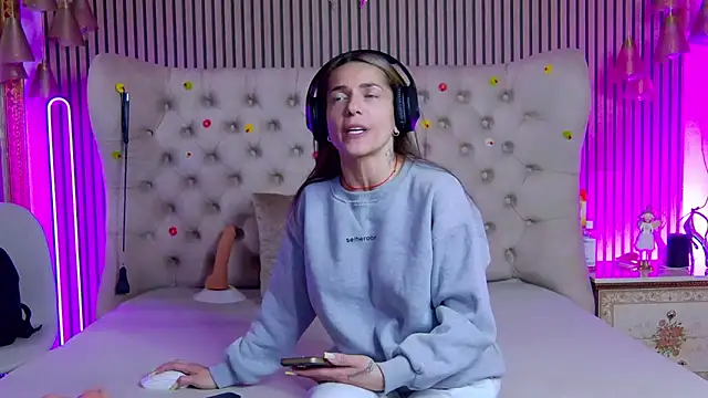 PlayfulShow's Live XXX Chat