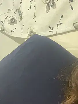 isadora437 live XXX chat