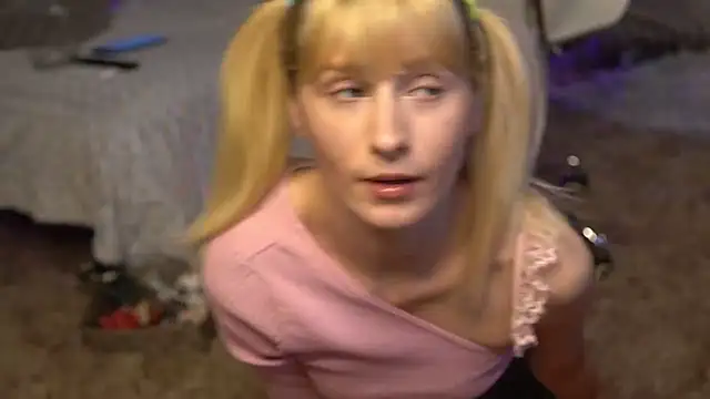 Chat +18 de SiennaShapiro ao vivo