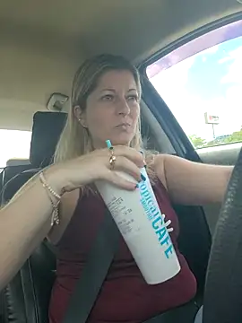 NikkiBlisss: онлайн-секс-чат