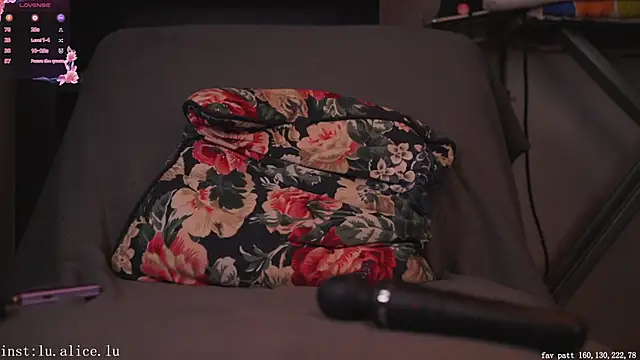 Chat XXX ao vivo de alicelu_