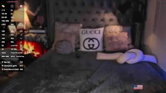 Онлайн чат XXX ZyraGoddes