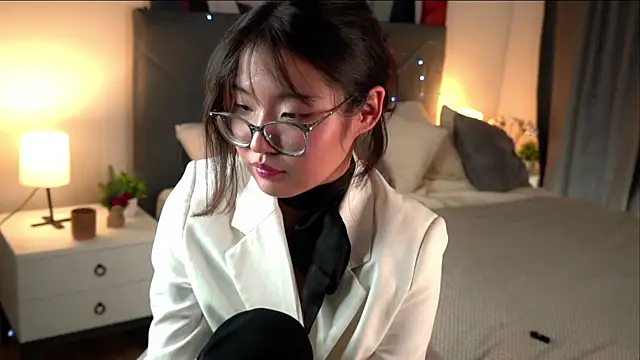 NelleMihalko's Live XXX Chat