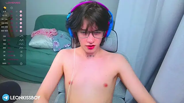 LeonBoykisser 网络视讯表演