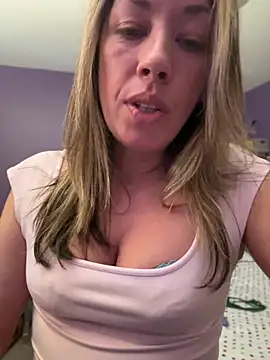 MiraKisss Live XXX-Chat