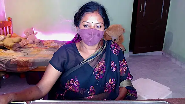 HotGulabi Show in webcam