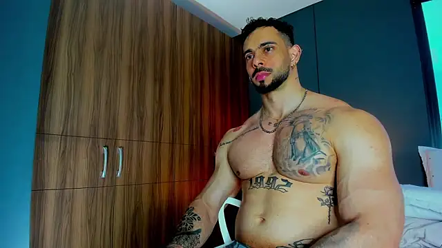 massimo_visconti's Live XXX Chat