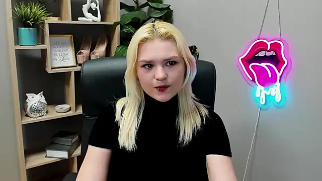 SweetLilyxo's Live XXX Chat